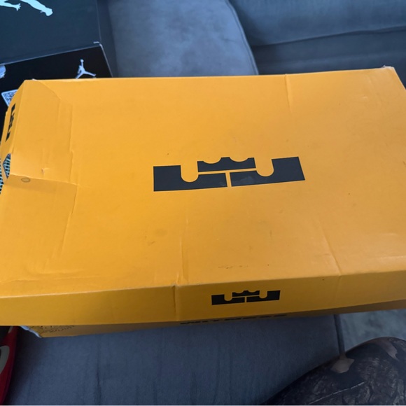 Men’s Nike LeBron Witness VII “Crimson Alligator” - Picture 3 of 8